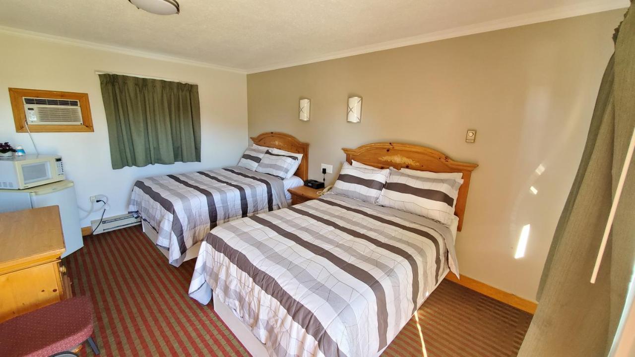 Motel Knights Colonial Fireside Pembroke