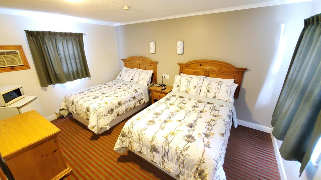 Motel Knights Colonial Fireside